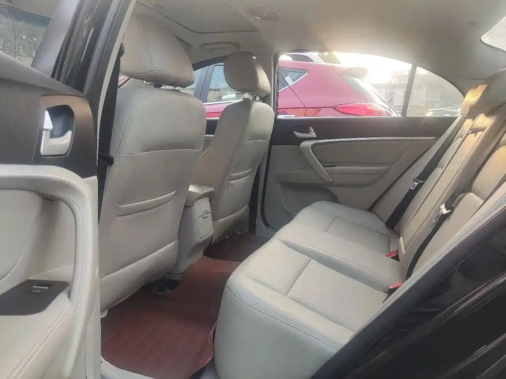 GEELY AUTO EMGRAND 2015