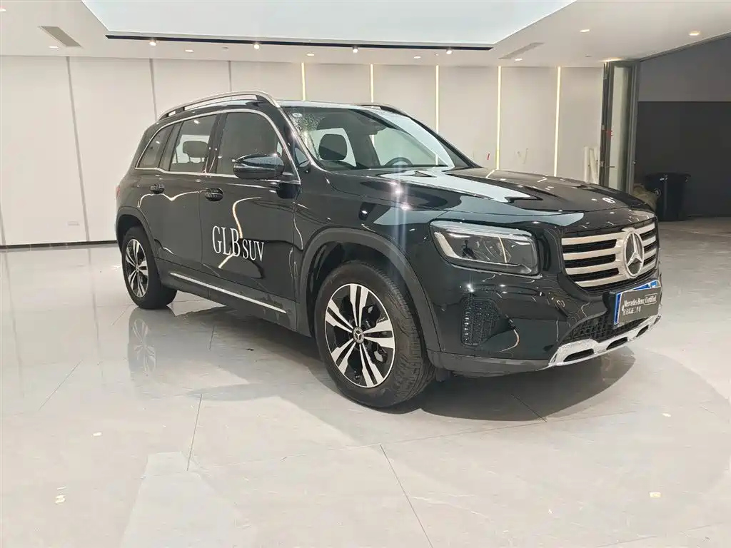 MERCEDES BENZ GLB 2024