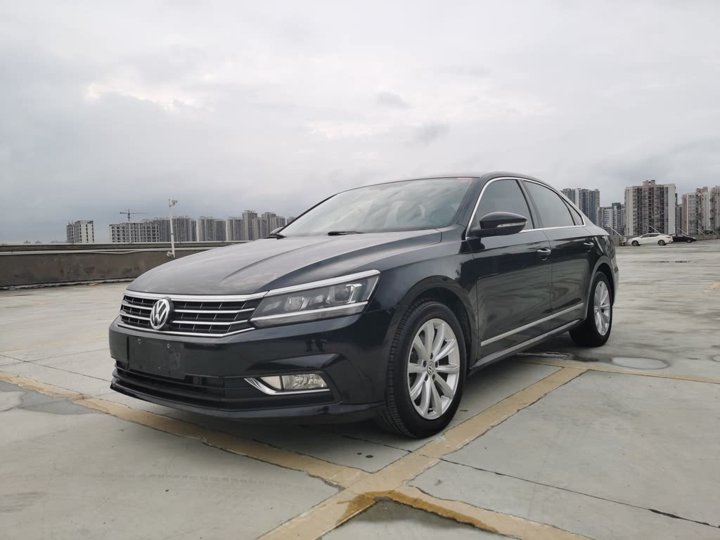 VOLKSWAGEN PASSAT 2017