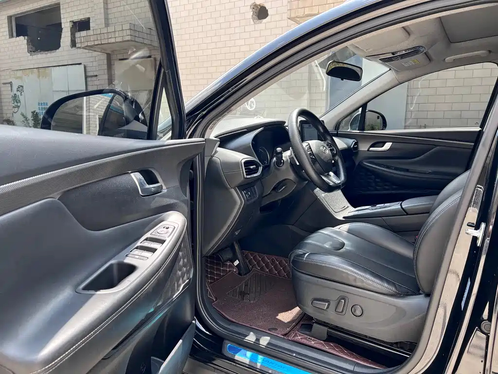 HYUNDAI SANTAFE 2020