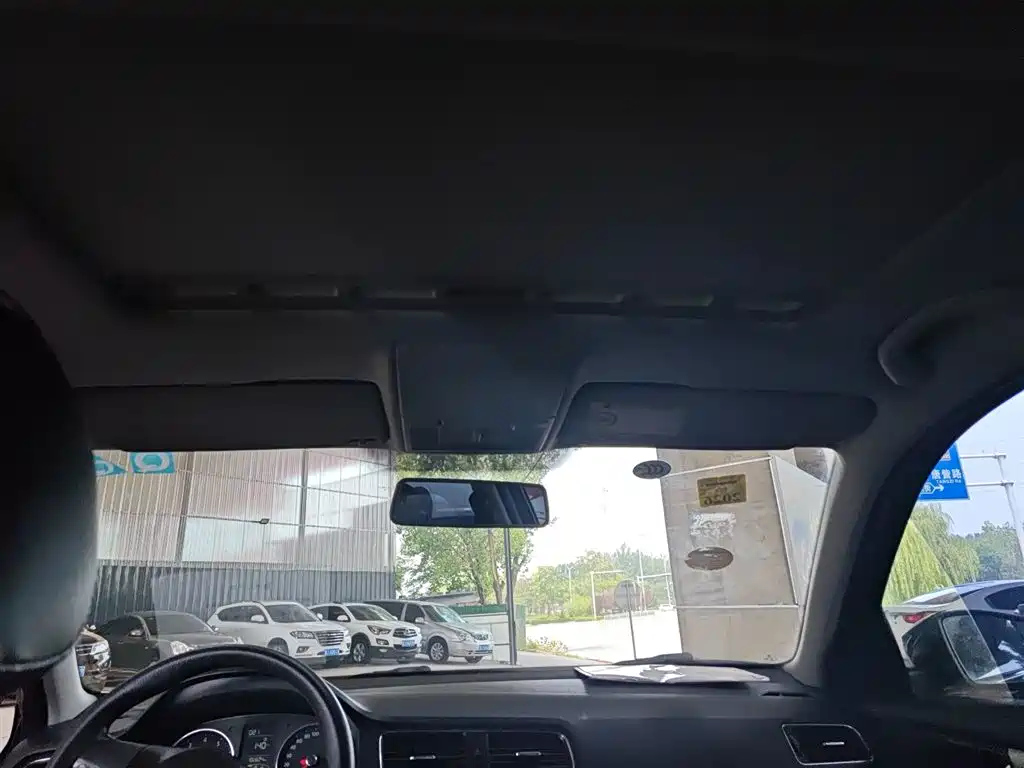 VOLKSWAGEN LAVIDA 2013