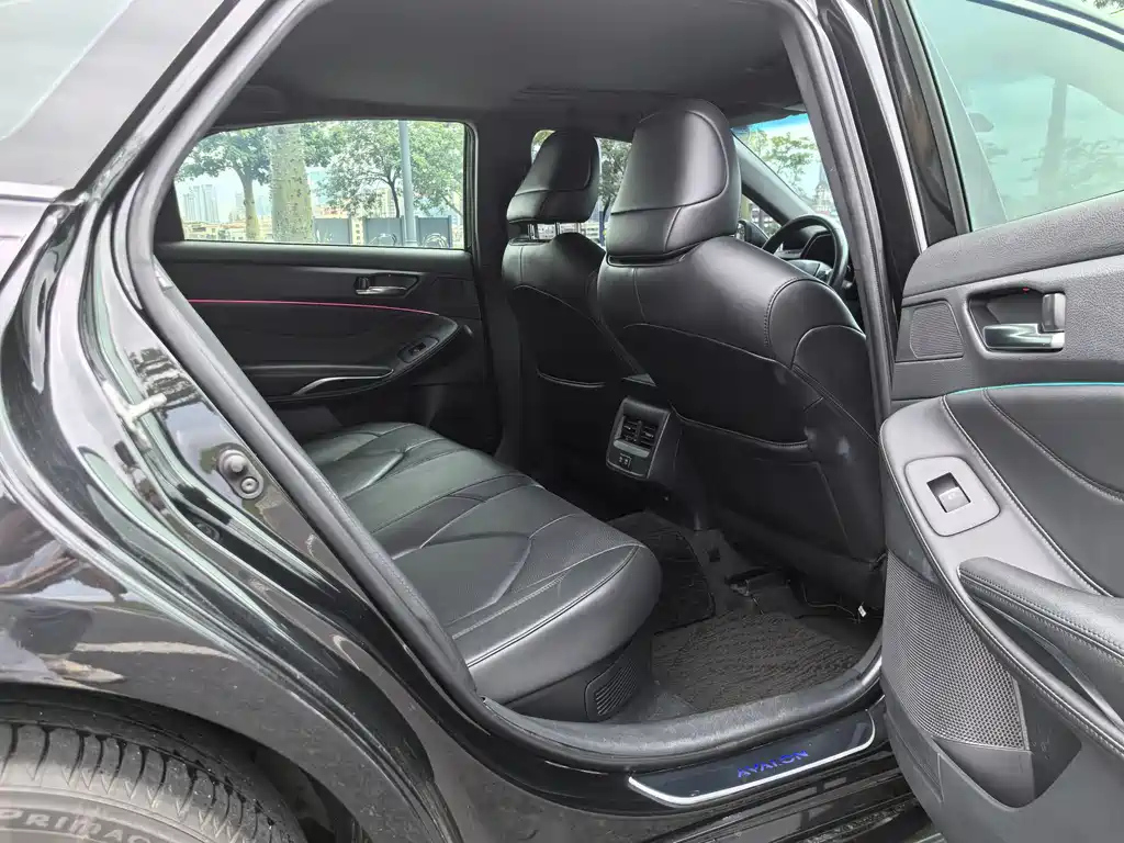 TOYOTA AVALON 2019