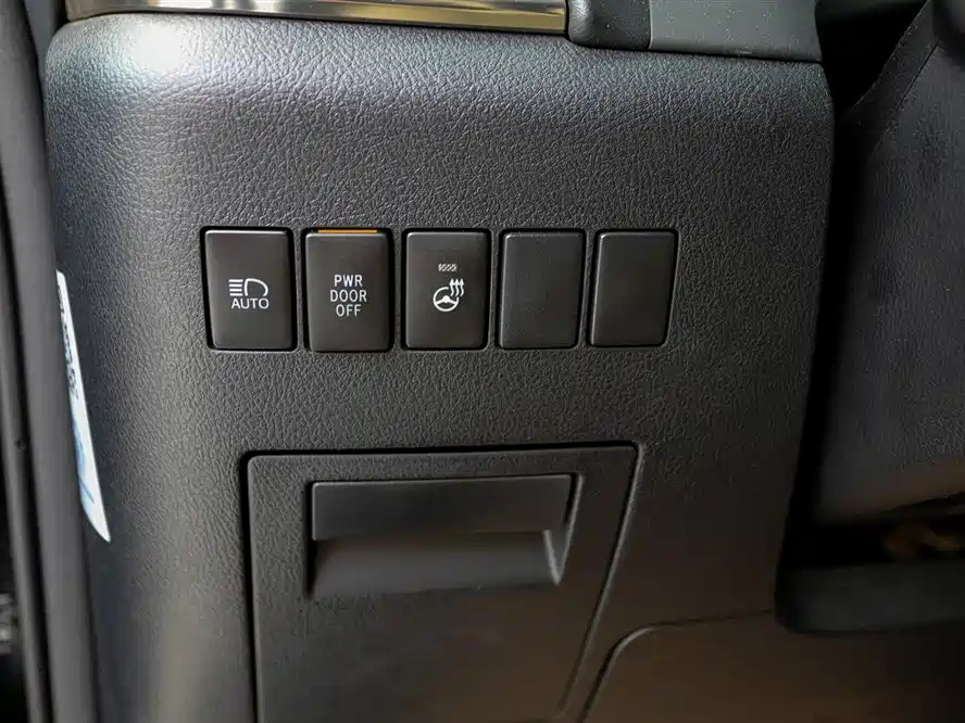 TOYOTA ALPHARD 2018
