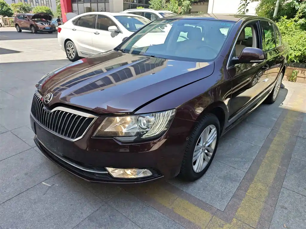 SKODA SUPERB