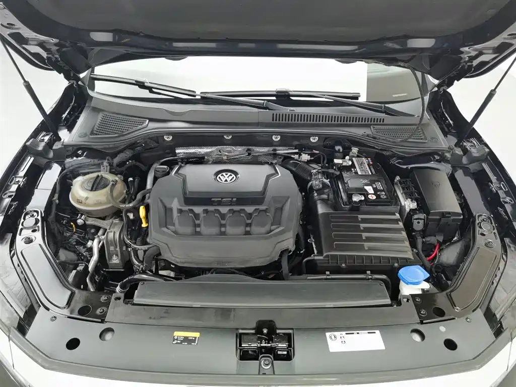 VOLKSWAGEN PASSAT 2019