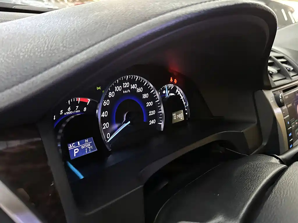 TOYOTA CAMRY 2016