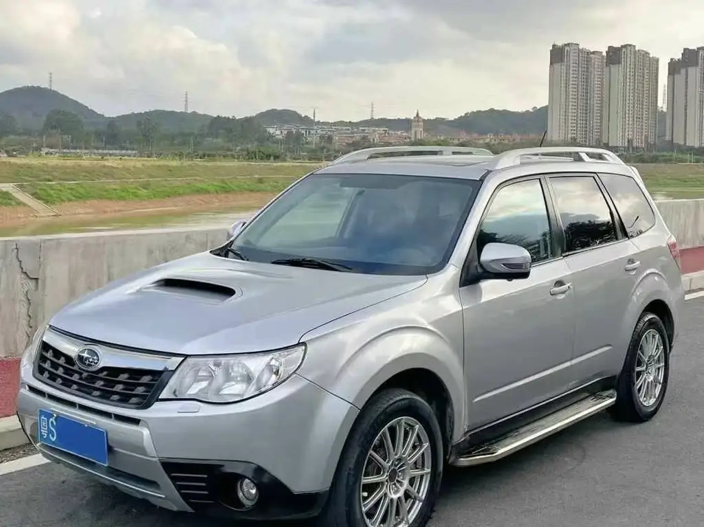 SUBARU FORESTER 2011