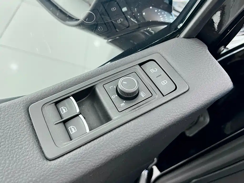 VOLKSWAGEN MULTIVAN 2019