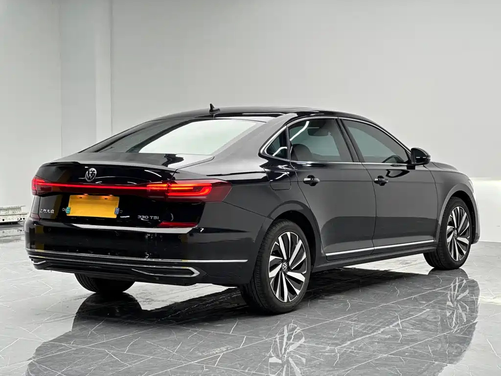 VOLKSWAGEN PASSAT 2022