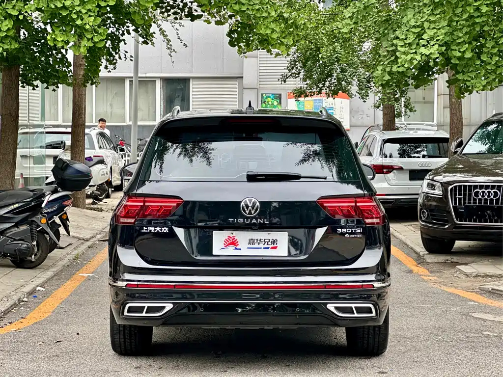 VOLKSWAGEN TIGUAN L 2024