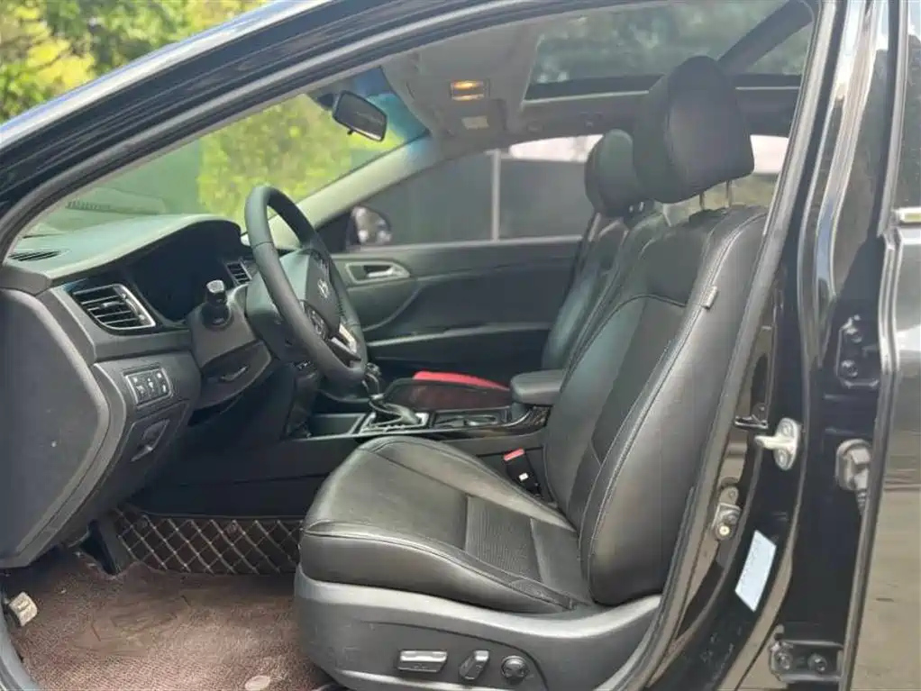 HYUNDAI MISTRA 2014