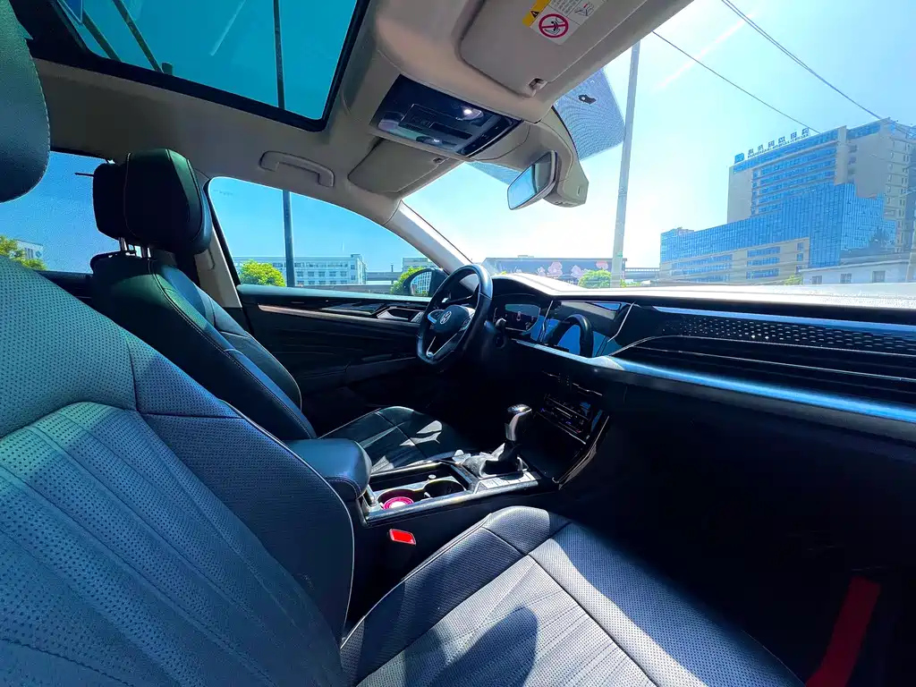VOLKSWAGEN PASSAT 2022