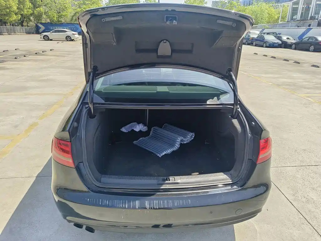 AUDI A4L 2012