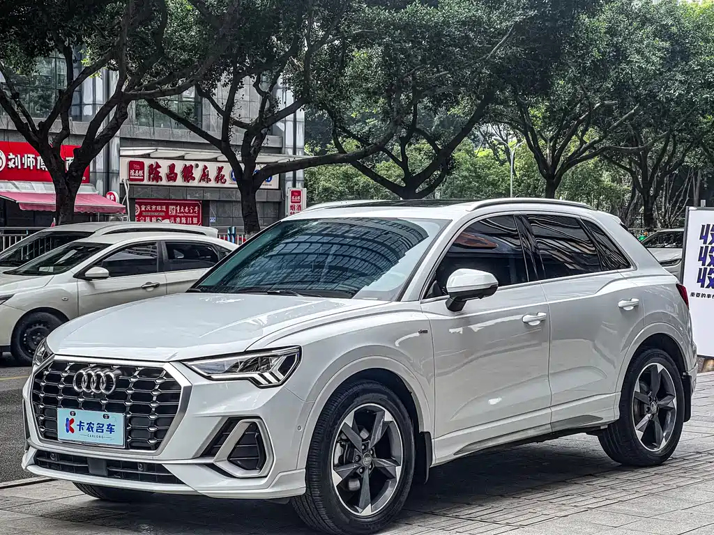 AUDI Q3 2021