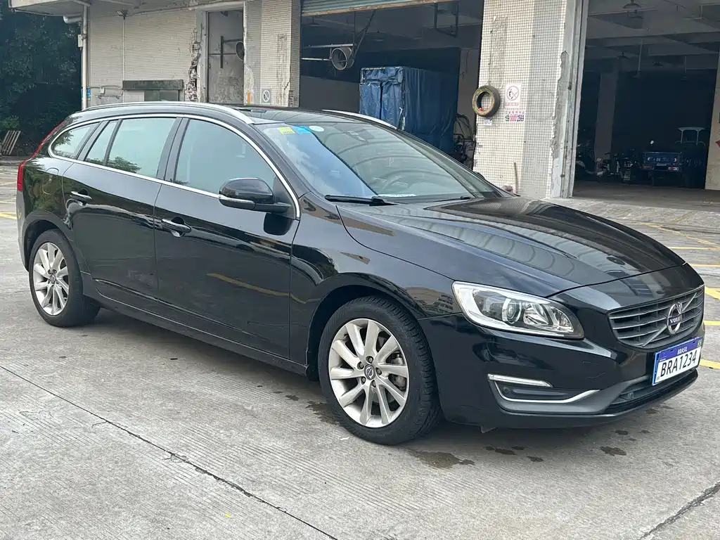 VOLVO V60 2013
