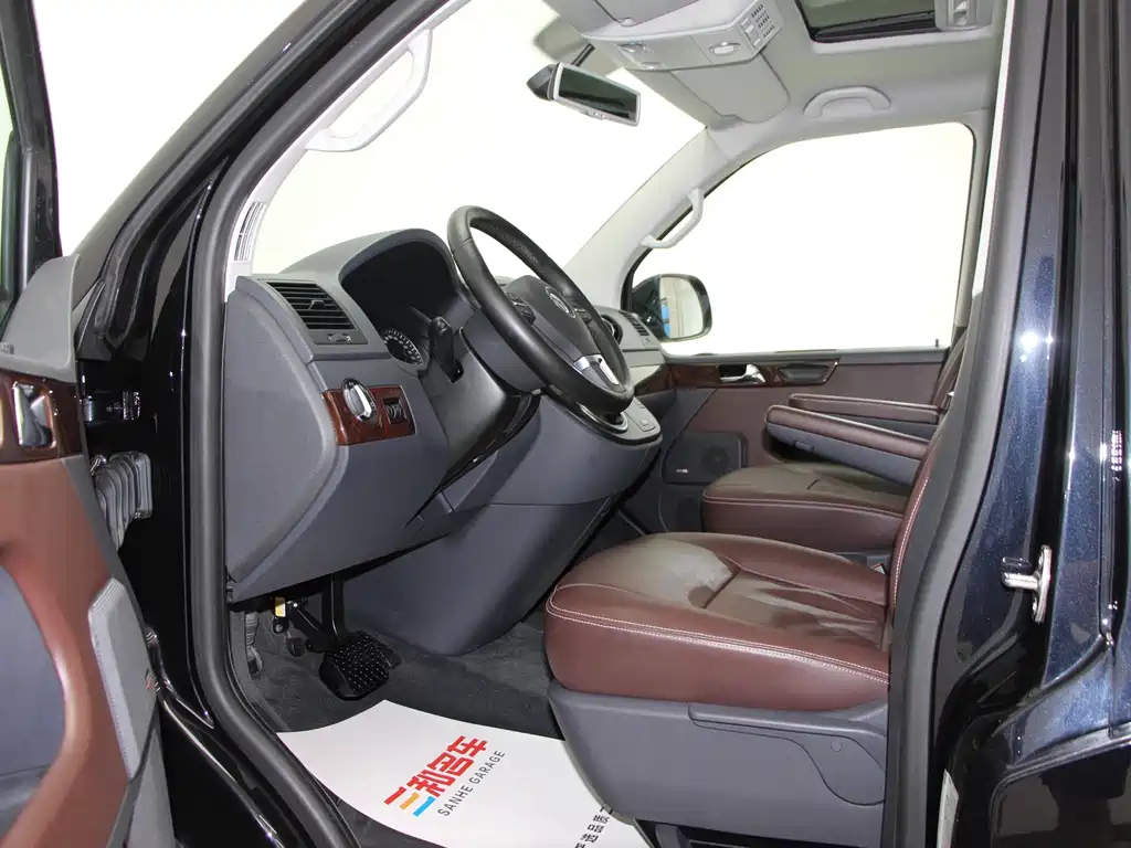 VOLKSWAGEN MULTIVAN 2014