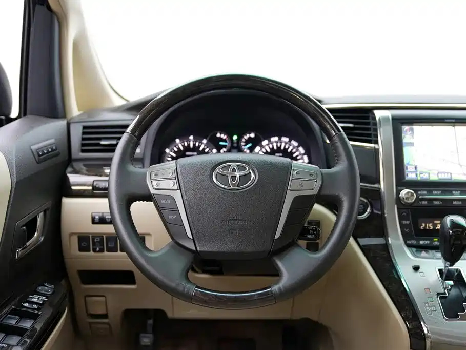 TOYOTA ALPHARD 2012