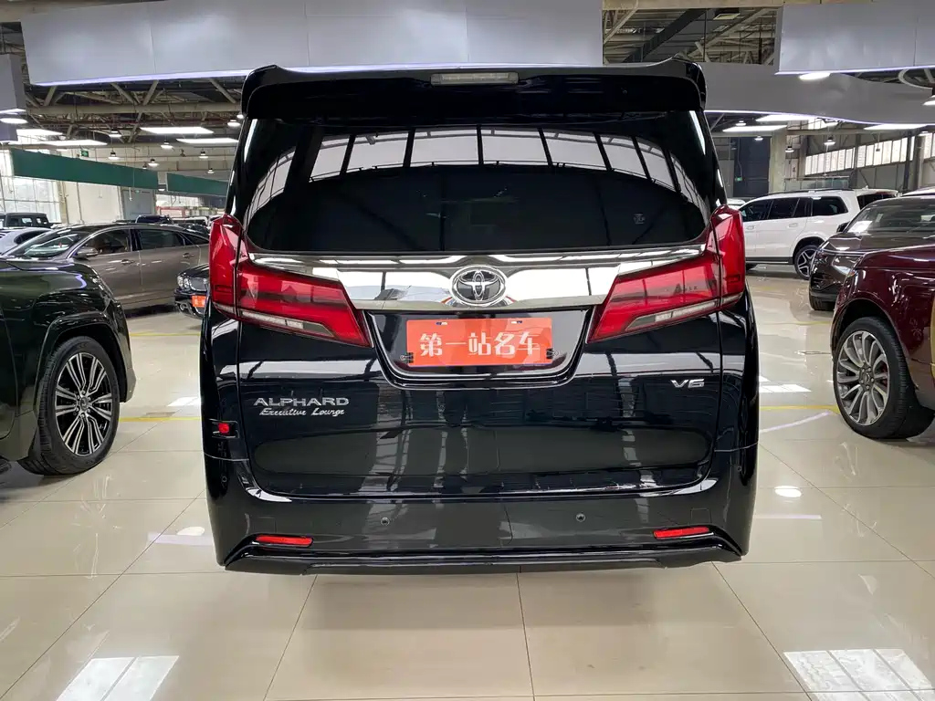TOYOTA ALPHARD 2018