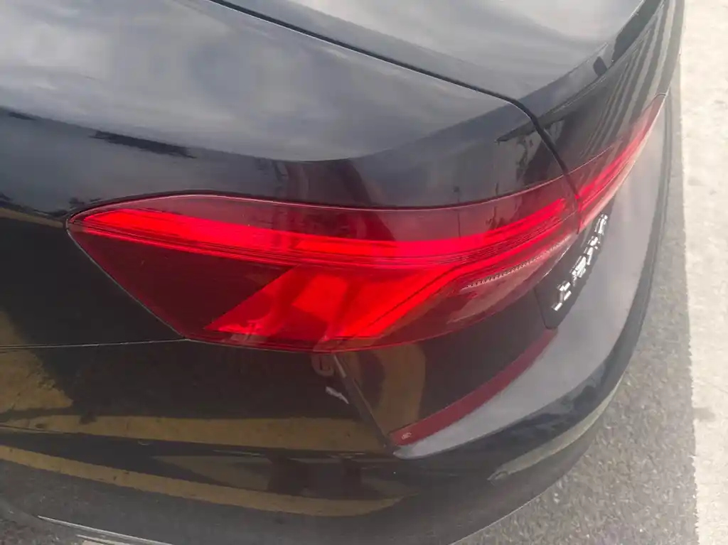 VOLKSWAGEN PASSAT 2019