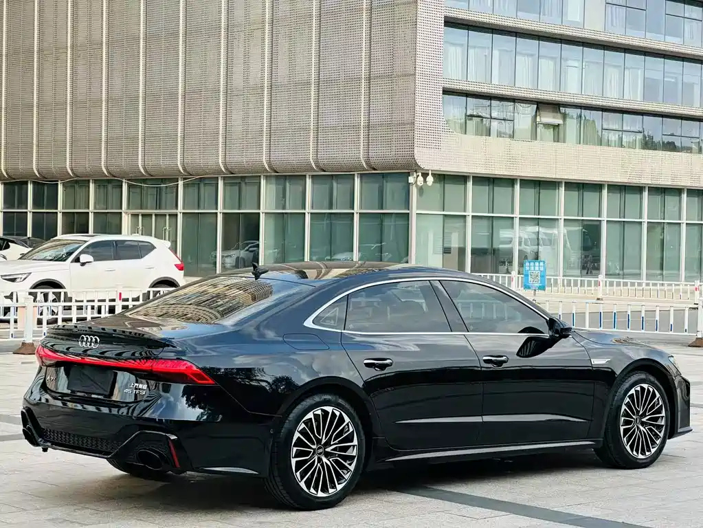 AUDI A7L 2025