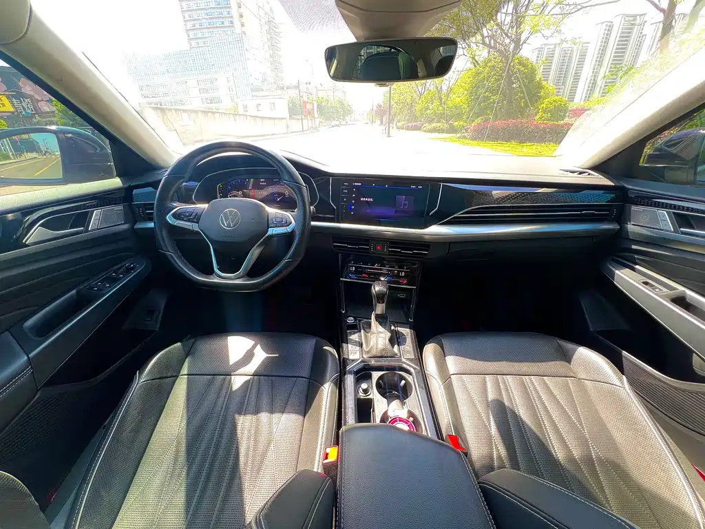 VOLKSWAGEN PASSAT 2022