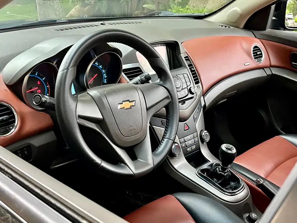 CHEVROLET CRUZE 2015