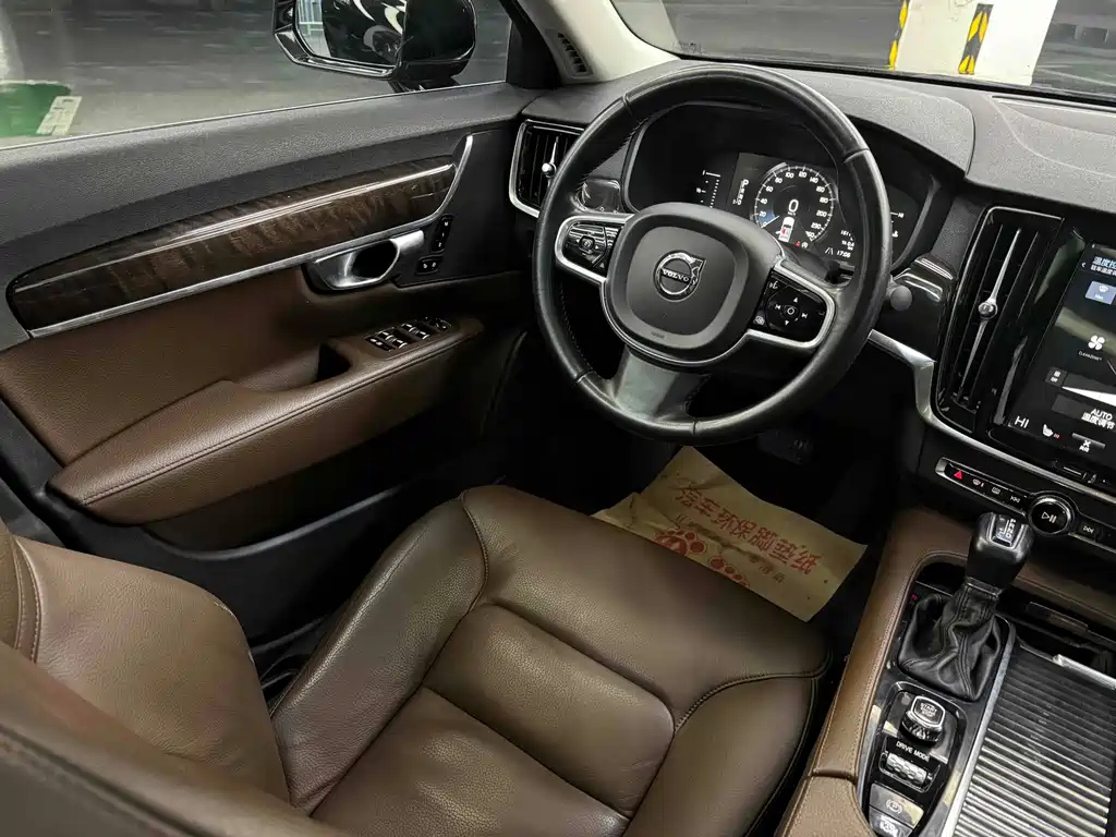 VOLVO S90 2017