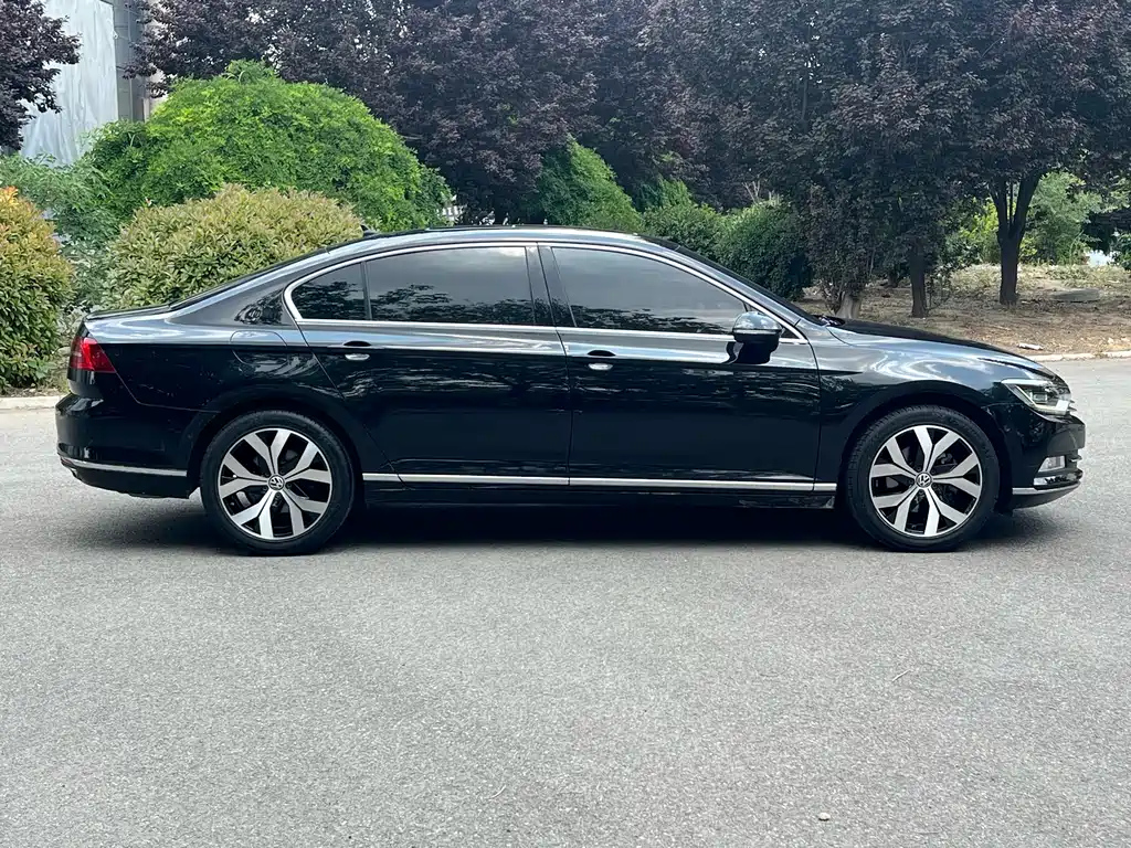 VOLKSWAGEN MAGOTAN 2018