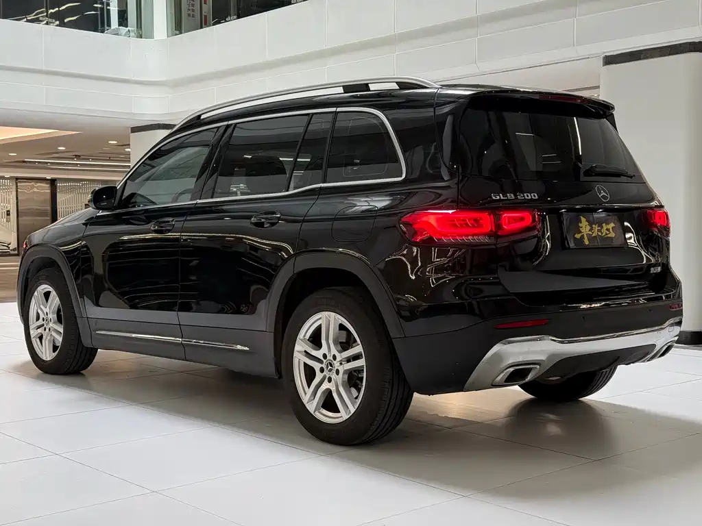 MERCEDES BENZ GLB 2023