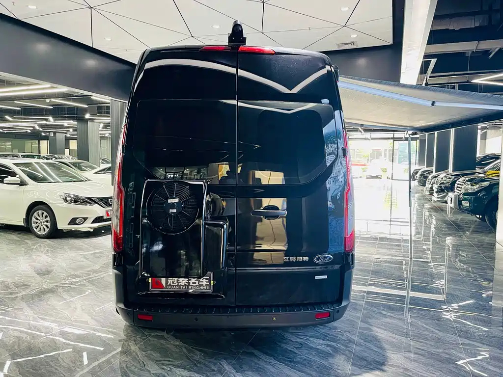 FORD TRANSIT 2022