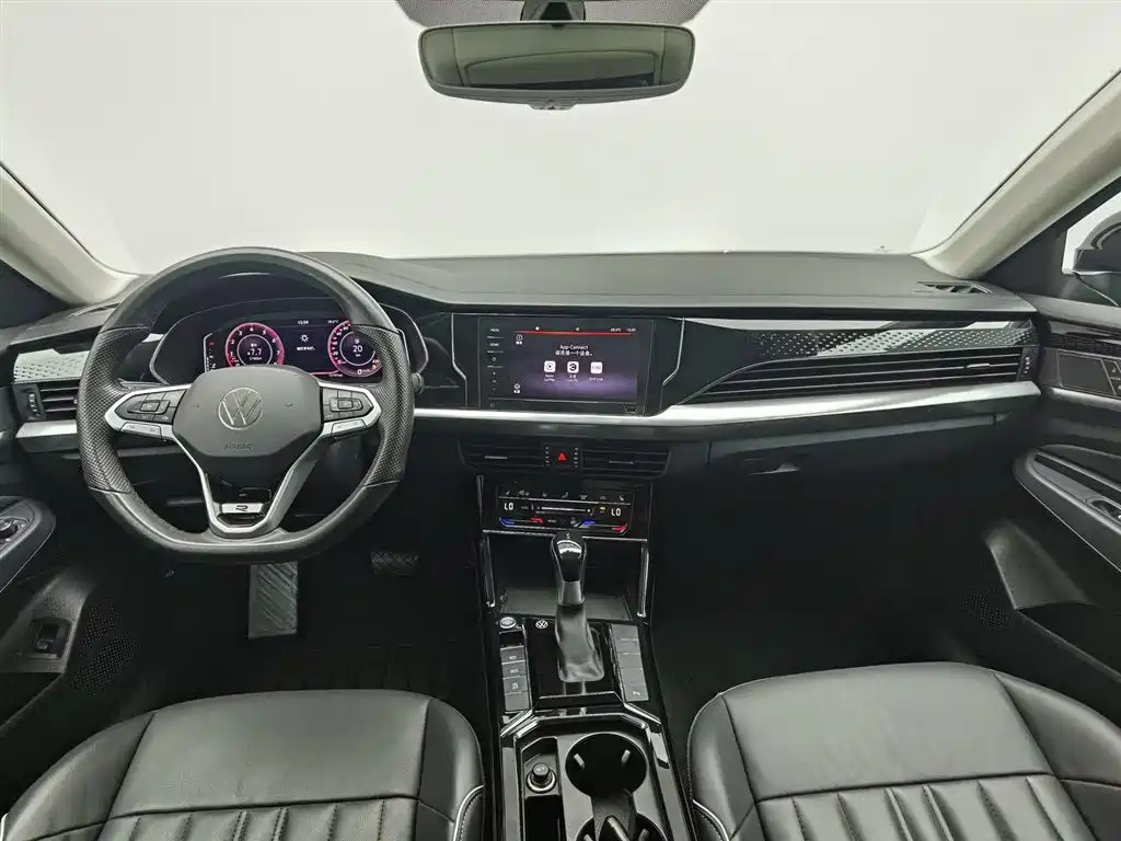 VOLKSWAGEN PASSAT 2022