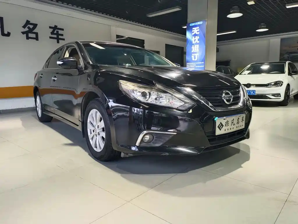 NISSAN TEANA 2017