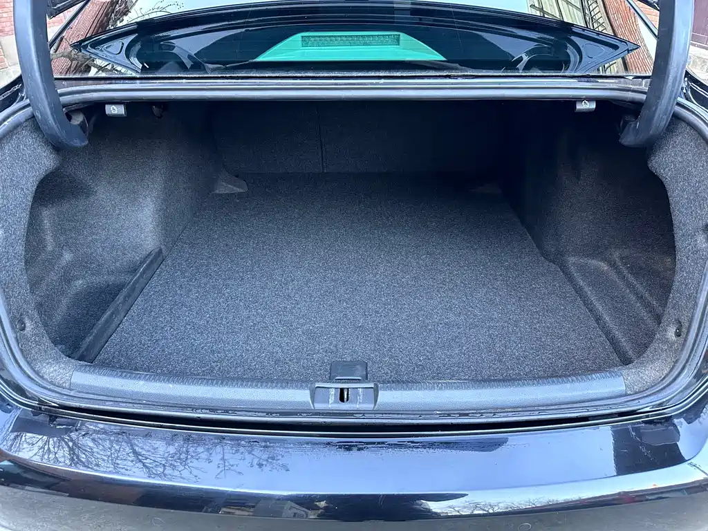 VOLKSWAGEN PASSAT 2012