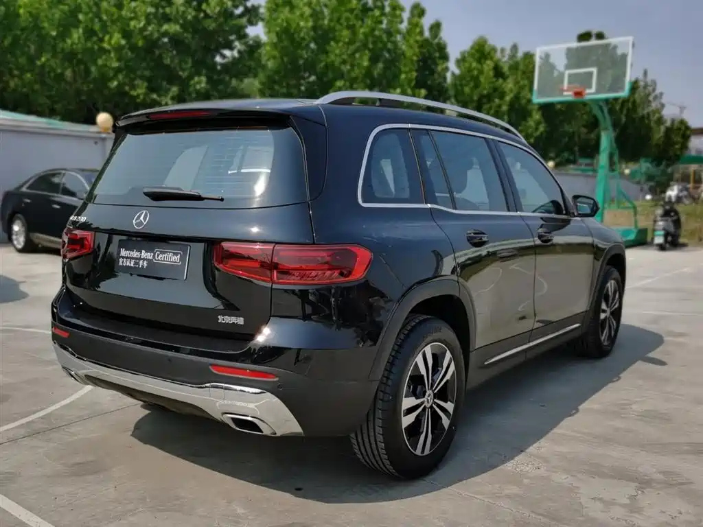 MERCEDES BENZ GLB 2024