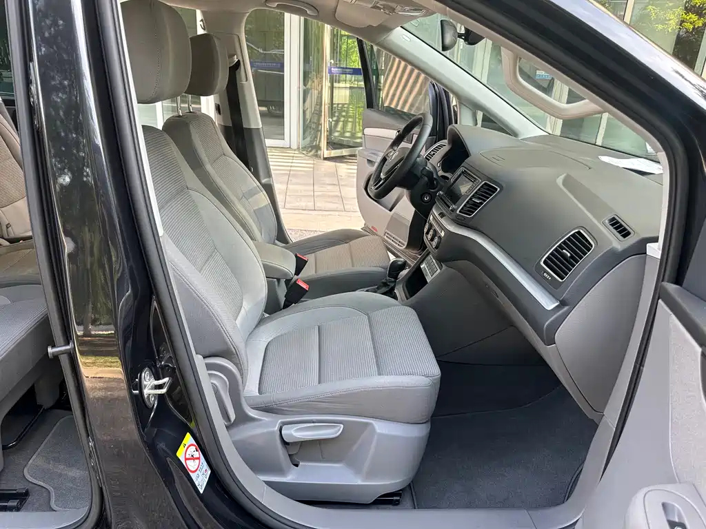 VOLKSWAGEN SHARAN 2016