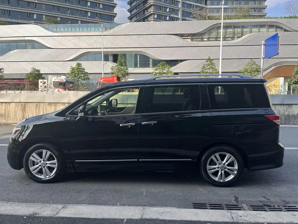 NISSAN QUEST 2014