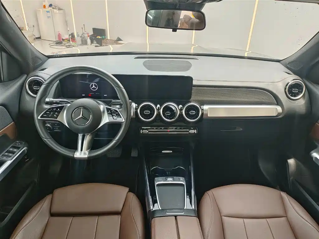 MERCEDES BENZ GLB 2024