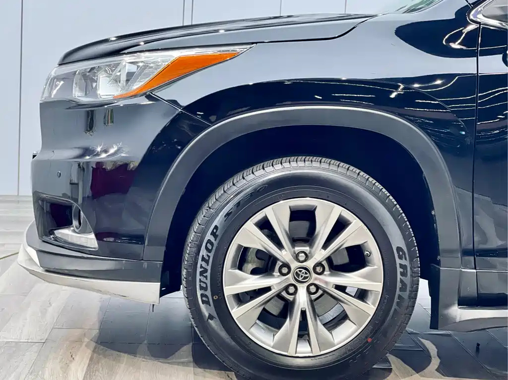 TOYOTA HIGHLANDER 2015