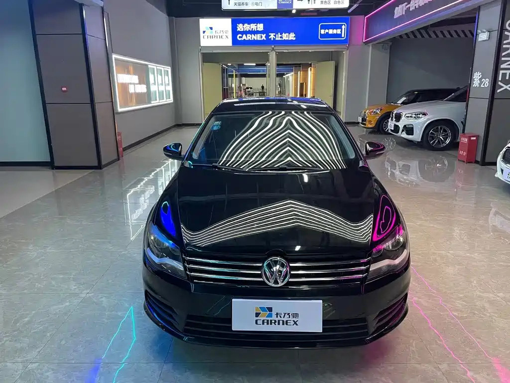 VOLKSWAGEN BORA 2014