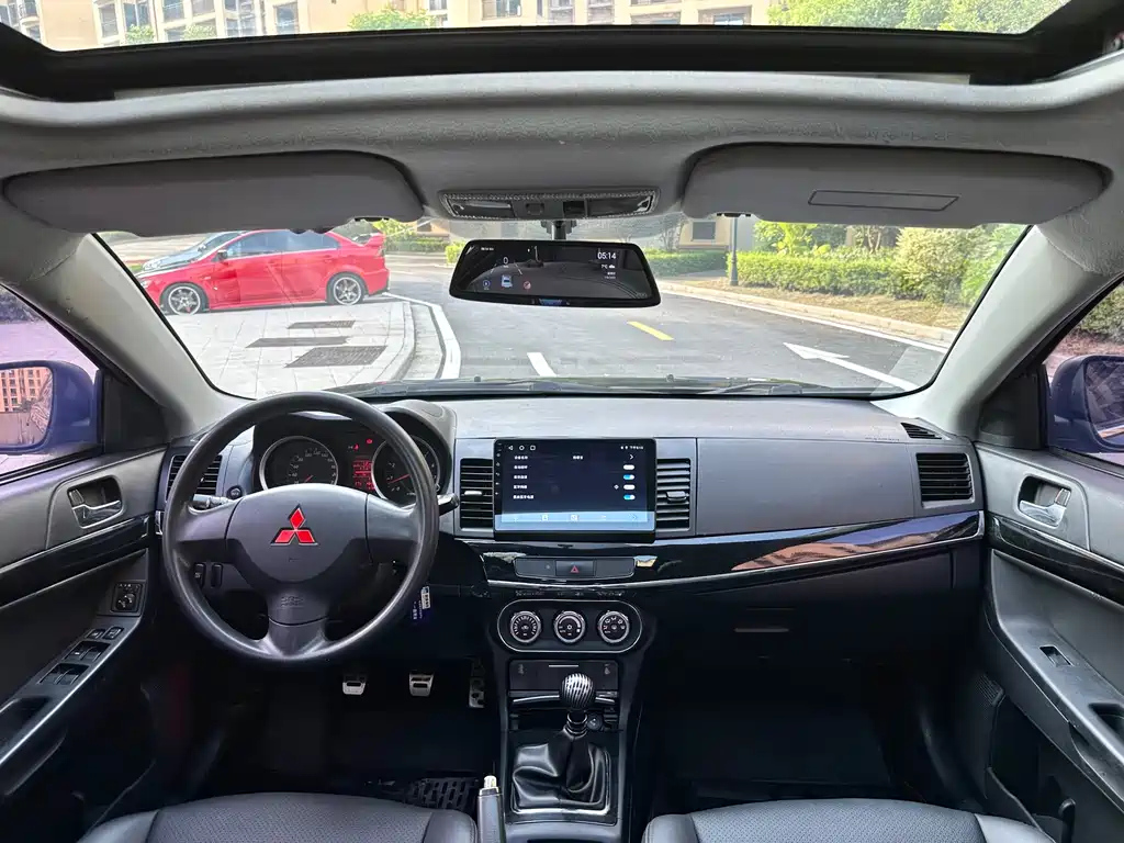 MITSUBISHI LANCER EX 2013