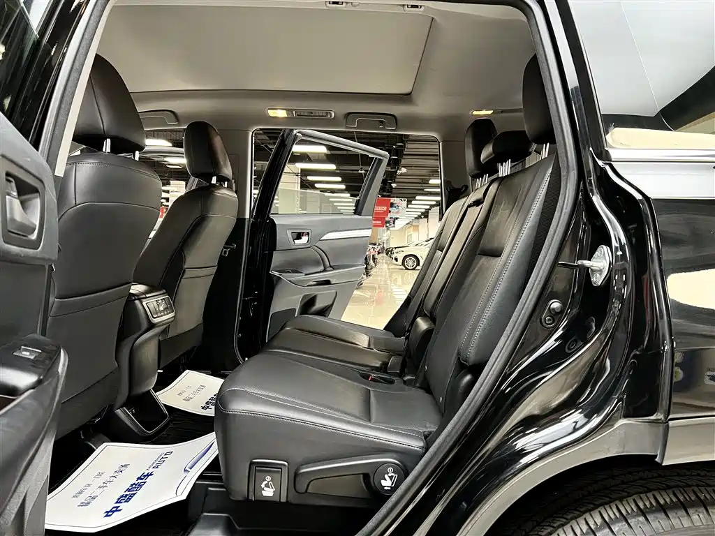 TOYOTA HIGHLANDER 2019