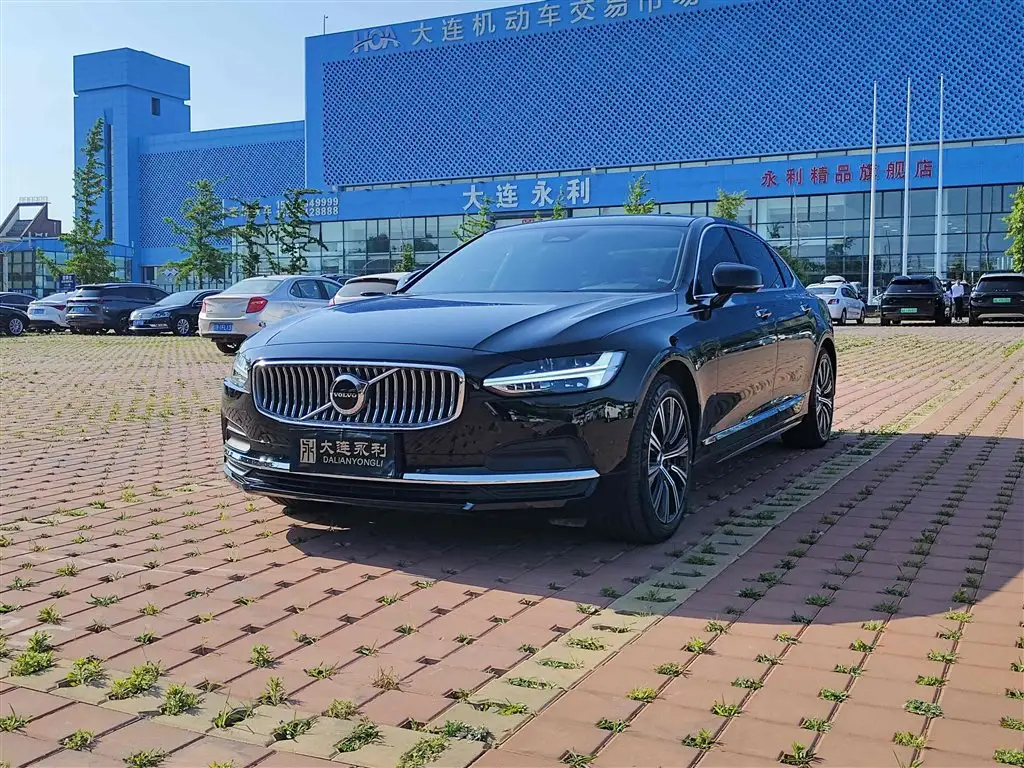 VOLVO S90 2022