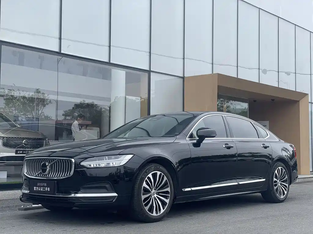 VOLVO S90 2023