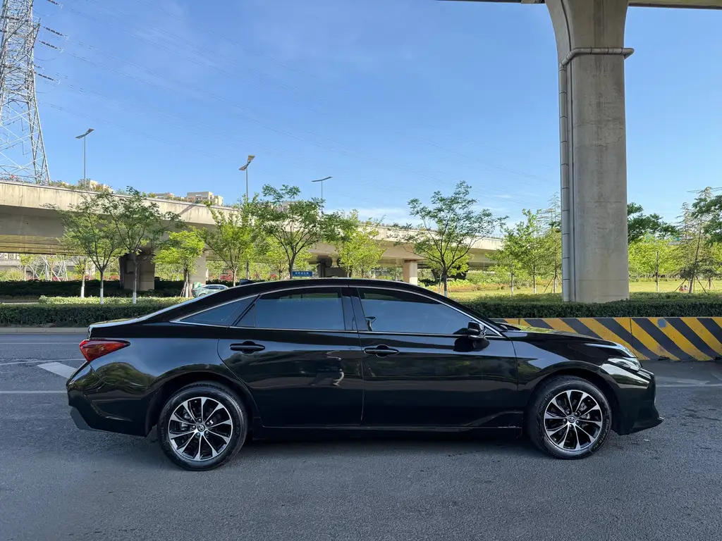 TOYOTA AVALON 2023
