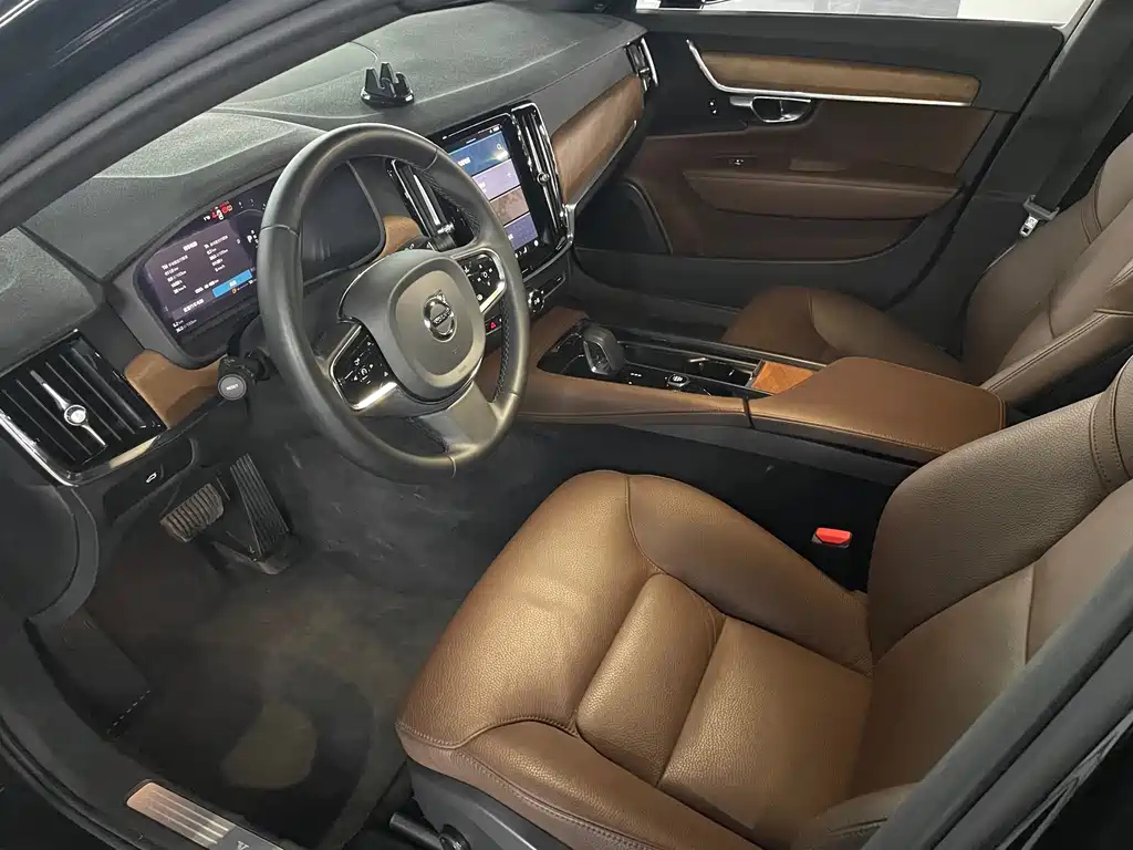 VOLVO S90 2022