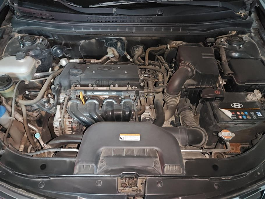 HYUNDAI CELESTA 2015