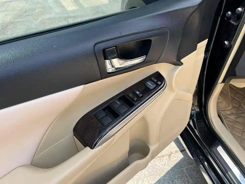 TOYOTA CAMRY 2015
