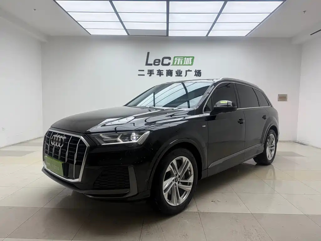 AUDI Q7 2023