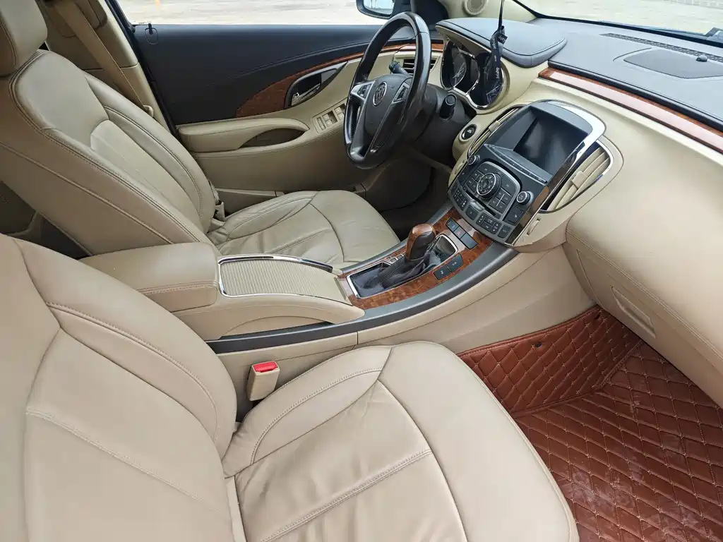 BUICK LACROSSE 2011