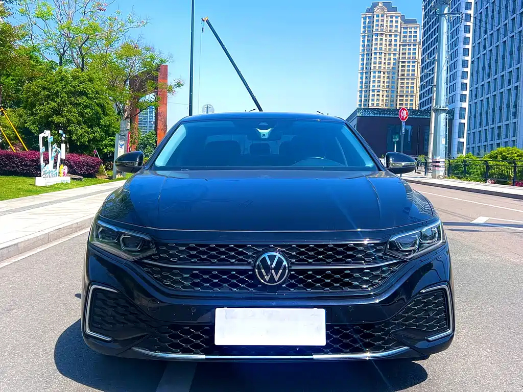 VOLKSWAGEN PASSAT 2022